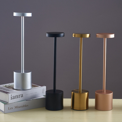 TPYE C che fa pagare la lampada da tavolo moderna di tocco del metallo di tema per il lato del letto di Antivari